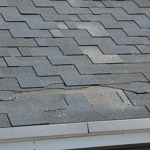 How do you know when a roof needs replacing?